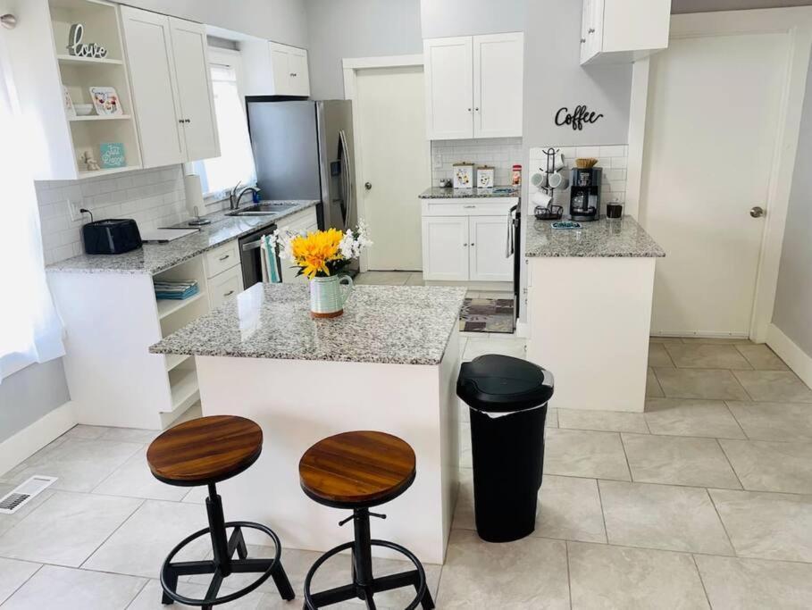 Cherry Street Luxury- Shopping-Dining-By Downtown And Hospitals Tulsa Extérieur photo