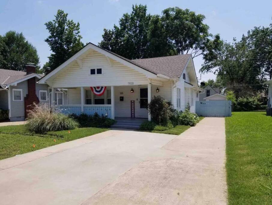 Cherry Street Luxury- Shopping-Dining-By Downtown And Hospitals Tulsa Extérieur photo
